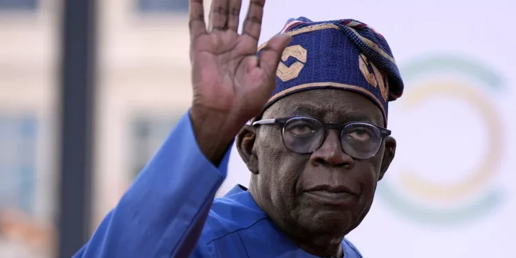 Le président nigérian inaugure son cabinet pour s'attaquer aux problèmes économiques et sécuritaires