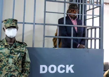 Le président ougandais signe une loi rétablissant les procès militaires pour les civils