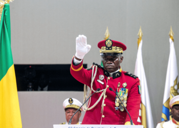 Le président par intérim du Gabon devra affronter trois adversaires lors de l'élection présidentielle