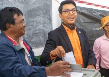Le président sortant de Madagascar, Rajoelina, « confiant dans le choix du peuple » lors de son vote