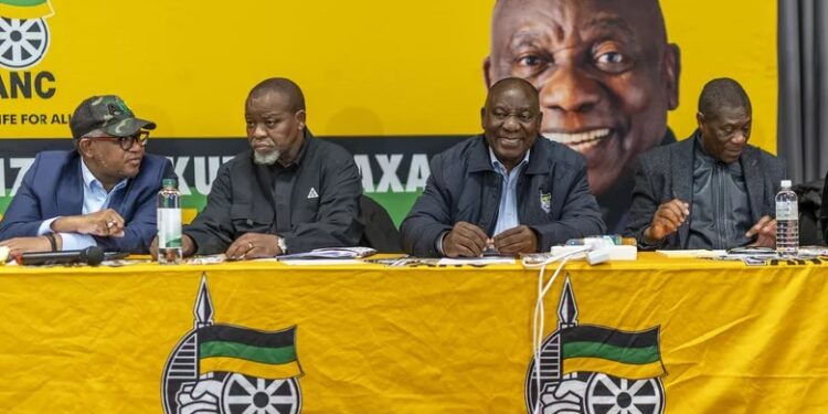 Le président sud-africain participe à une réunion clé du parti sur la formation du nouveau gouvernement