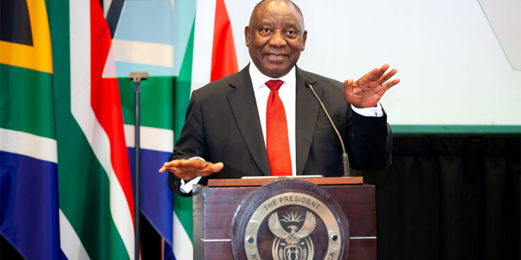 Le président sud-africain rejette les accusations de « génocide des Blancs » d'Elon Musk