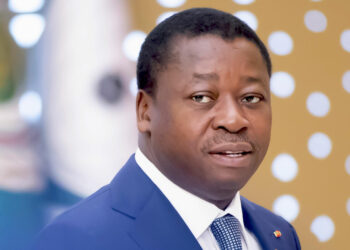 Le président togolais signe une loi qui devrait prolonger son règne de plusieurs décennies