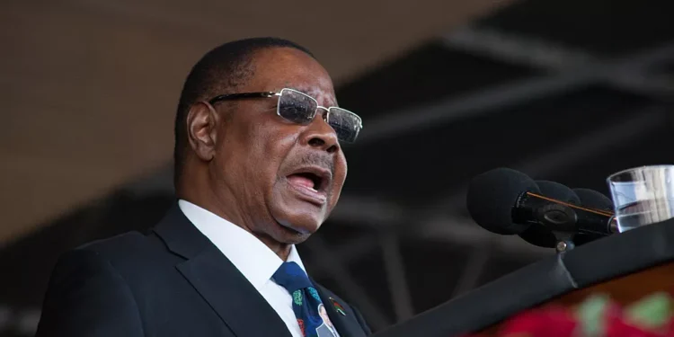 Le principal parti d'opposition du Malawi soutient Peter Mutharika comme porte-drapeau