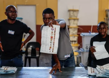 Le principal parti d'opposition namibien fixe une date pour contester en justice les résultats des élections