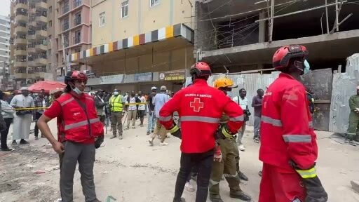 L'effondrement d'un immeuble à Nairobi suscite des inquiétudes en matière de sécurité alors que les secours fouillent les décombres