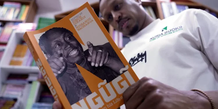 Les Kenyans rendent hommage à l'écrivain vénéré Ngũgĩ wa Thiong'o