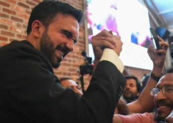 Les Ougandais célèbrent la victoire historique de Zohran Mamdani à la mairie de New York