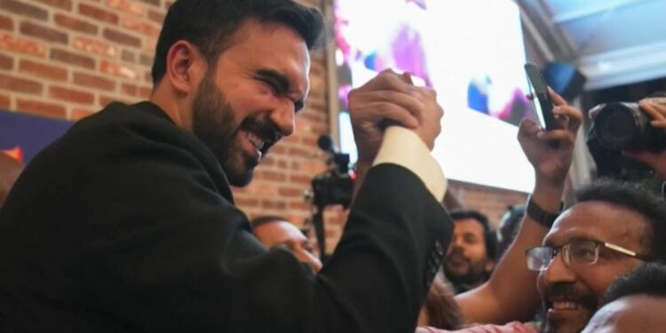 Les Ougandais célèbrent la victoire historique de Zohran Mamdani à la mairie de New York