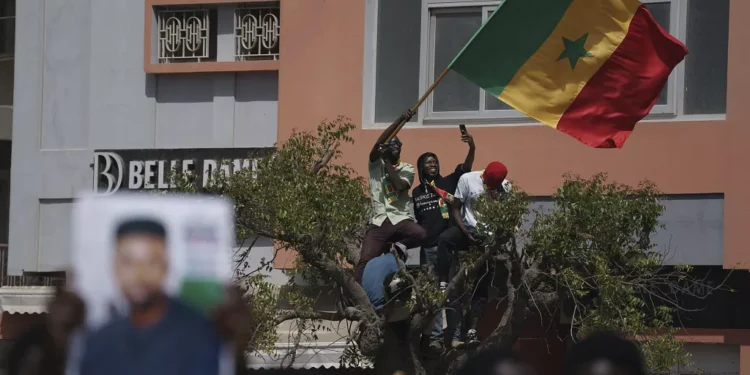 Les Sénégalais sont frustrés alors que le Parlement soutient le report des élections du 25 février