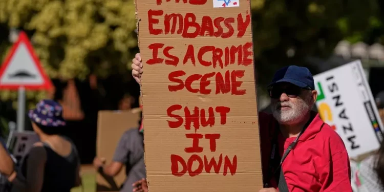 Les Sud-Africains manifestent et exigent la fermeture de l'ambassade et la libération des militants de la flottille