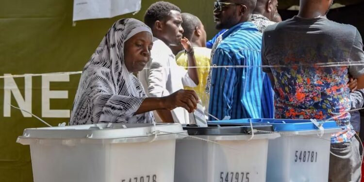 Les Tanzaniens votent lors d’élections jugées truquées par l’opposition