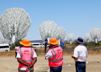 Les astronomes craignent l'impact de Starlink d'Elon Musk sur les observations du mégatélescope sud-africain.