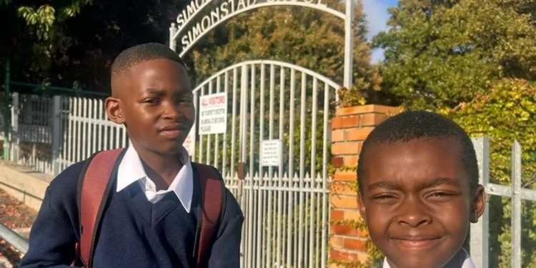 Au Cap, les craintes pour la sécurité poussent les parents à se tourner vers d'anciennes écoles réservées aux Blancs.