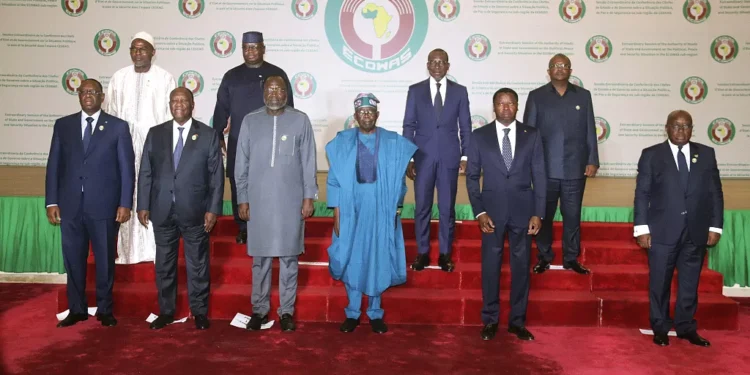 Les dirigeants de la CEDEAO se réunissent pour tenter de maintenir le Mali, le Niger et le Burkina dans le bloc