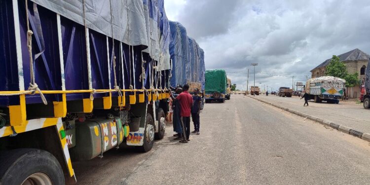 Les entreprises locales du nord du Nigeria ressentent la piqûre des sanctions régionales contre le Niger voisin