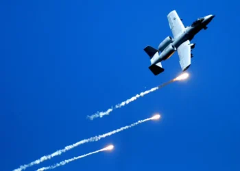 Les frappes de drones du régime militaire du Mali tuent 8 chefs touaregs dans le nord du pays