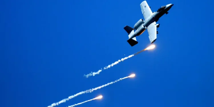 Les frappes de drones du régime militaire du Mali tuent 8 chefs touaregs dans le nord du pays