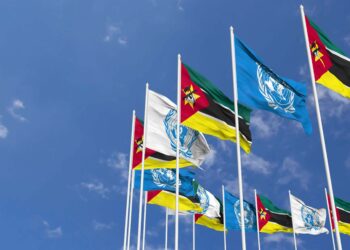 Les inondations au Mozambique isolent des communautés entières tandis que les agences de l'ONU peinent à intervenir.