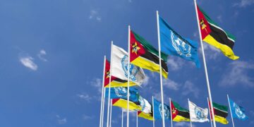 Les inondations au Mozambique isolent des communautés entières tandis que les agences de l'ONU peinent à intervenir.