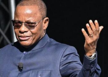 Des hommes politiques accusés d'incendie criminel au Parlement libérien ont été libérés sous caution de 440 000 dollars.