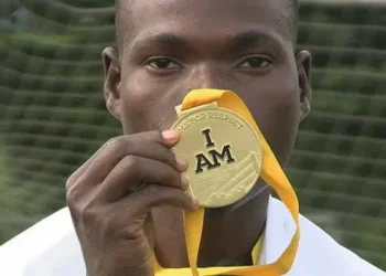 L'haltérophile nigérian remporte la première médaille d'or Invictus d'Afrique