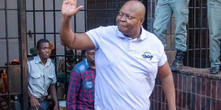 L'opposant zimbabwéen Job Sikhala sera libéré après avoir été condamné à 2 ans de prison avec sursisL'opposant zimbabwéen Job Sikhala sera libéré après avoir été condamné à 2 ans de prison avec sursis