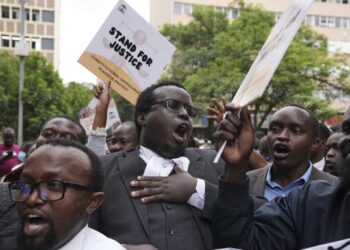 L'ordre des avocats du Kenya proteste contre les critiques judiciaires de Ruto