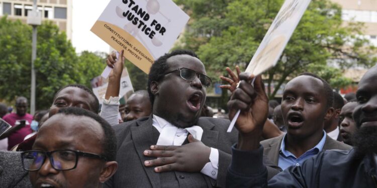 L'ordre des avocats du Kenya proteste contre les critiques judiciaires de Ruto