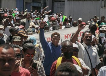 Madagascar : les candidats de l'opposition protestent contre le « coup d'État institutionnel »