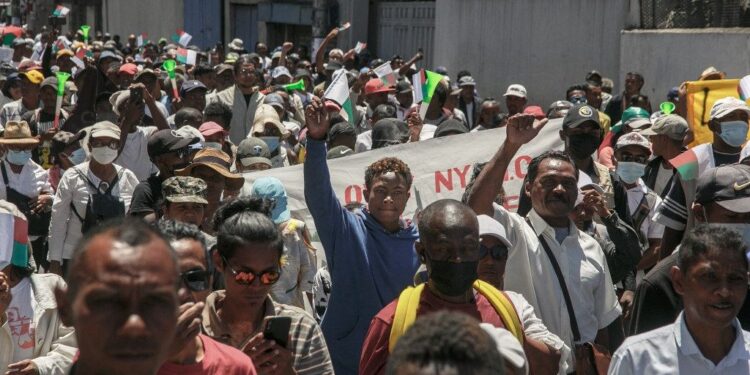Madagascar : les candidats de l'opposition protestent contre le « coup d'État institutionnel »
