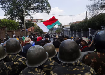 Madagascar : Des soldats se joignent aux manifestants, le président dénonce une « tentative de coup d’État »