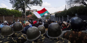 Madagascar : Des soldats se joignent aux manifestants, le président dénonce une « tentative de coup d’État »