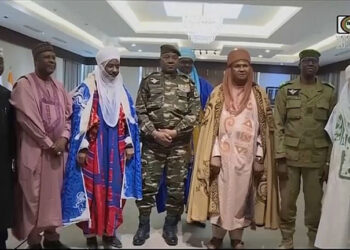 Niger-l'ancien émir nigérian de Kano rencontre les putschistes