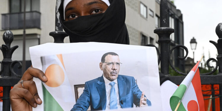 Niger : les avocats de l'ancien président Mohamed Bazoum saisissent la justice de l'Etat