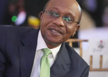 Nigeria : un tribunal ordonne au gouvernement de verser une indemnisation à l'ancien chef de la banque centrale en difficulté