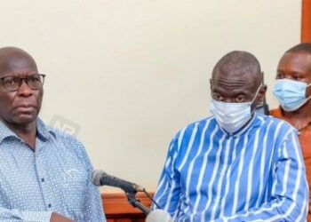 Ouganda : La justice ouvre la voie au procès pour trahison de Besigye