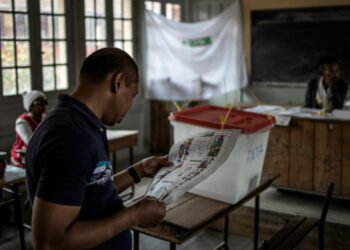 Ouverture des bureaux de vote lors de l'élection présidentielle à Madagascar frappée par le boycott