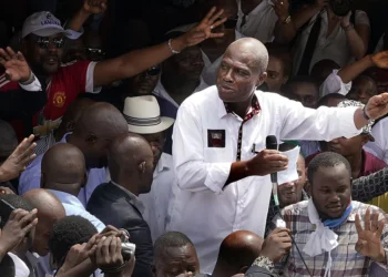 RDC : l'opposant Fayulu confirme sa candidature à la présidentielle