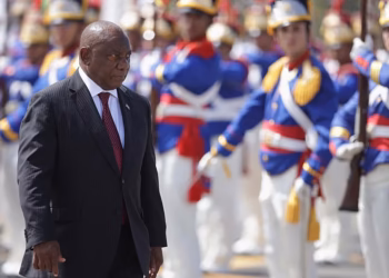 Ramaphosa rend hommage aux soldats sud-africains tombés pendant la Première Guerre mondiale en France