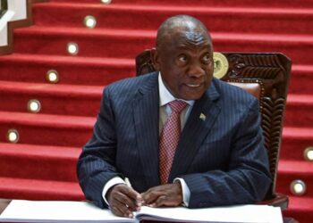 Ramaphosa signera un projet de loi controversé sur la santé avant les élections