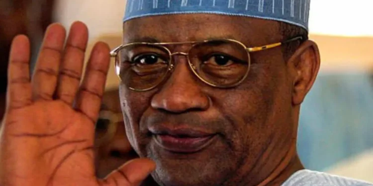 Regrets, exécutions et coups d'État : quatre points à retenir du livre de l'ancien dirigeant militaire nigérian