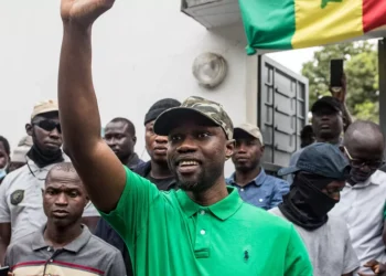 Sénégal : Sonko, l'opposant emprisonné, se présente à la présidentielle