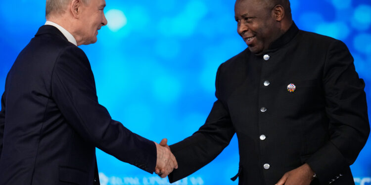 Sommet Russie-Afrique : Poutine cherche à renforcer ses liens avec le continent