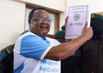 Tanzanie : Tundu Lissu dénonce un « procès politique » alors que son procès pour trahison s'ouvre
