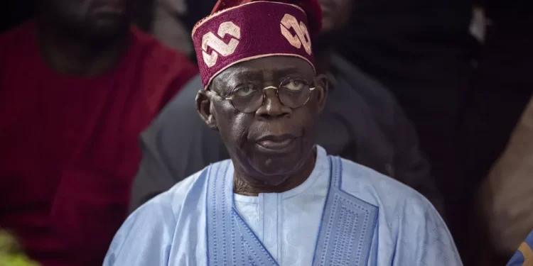 Tinubu suspend les voyages à l'étranger financés par l'État des ministres et des responsables du gouvernement