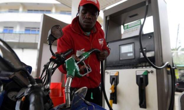 Tollé alors que les prix du carburant au Kenya atteignent un niveau record
