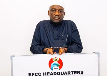 L'ancien ministre nigérian de l'Énergie, Saleh Mamman, a été arrêté une semaine après avoir été condamné à 75 ans de prison pour corruption, a annoncé l'agence anticorruption du pays.