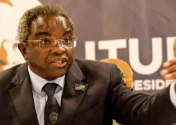 Un candidat de l'opposition namibienne furieux après que le vote ait été prolongé de plusieurs jours