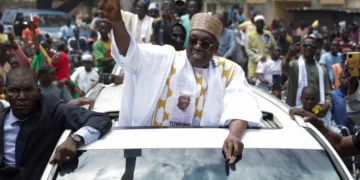 Un ministre camerounais rejette la victoire revendiquée par l'opposition, la qualifiant de perturbatrice électorale.
